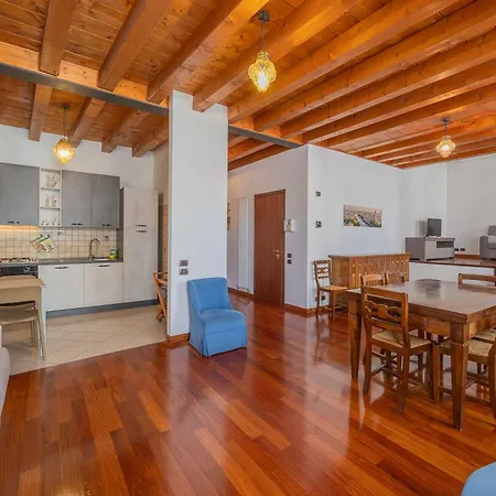 Apartamento Timber And Light Spacious With Balcony *