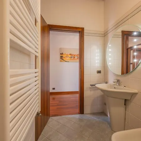 Timber And Light Spacious With Balcony Apartamento *