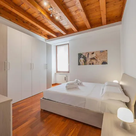 Timber And Light Spacious With Balcony