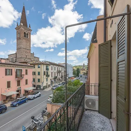 Timber And Light Spacious With Balcony Lejlighed Verona